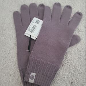 SOLD Lululemon tech and toasty knit gloves